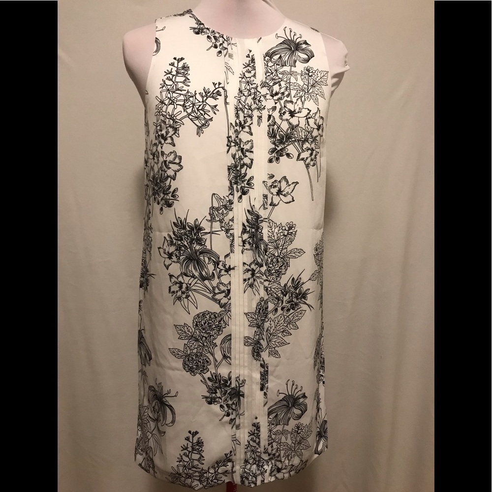 Black and white NWT Banana Republic dress - 4P